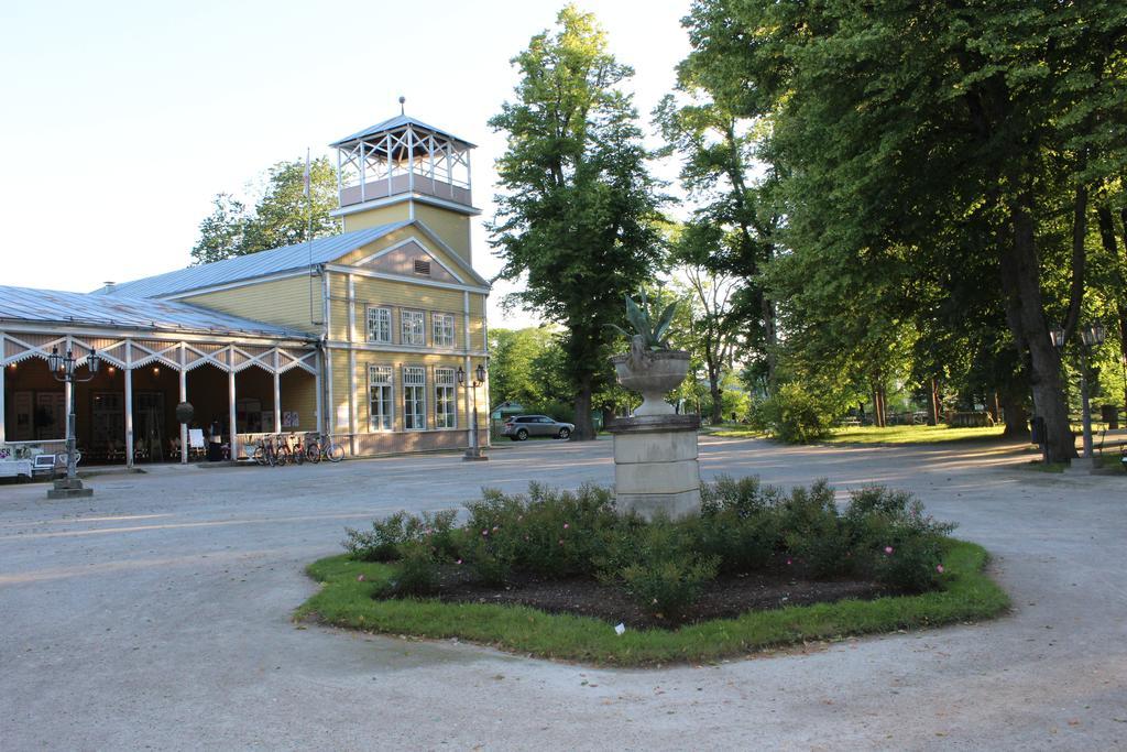 Long Holiday Apartment Kuressaare Exterior foto